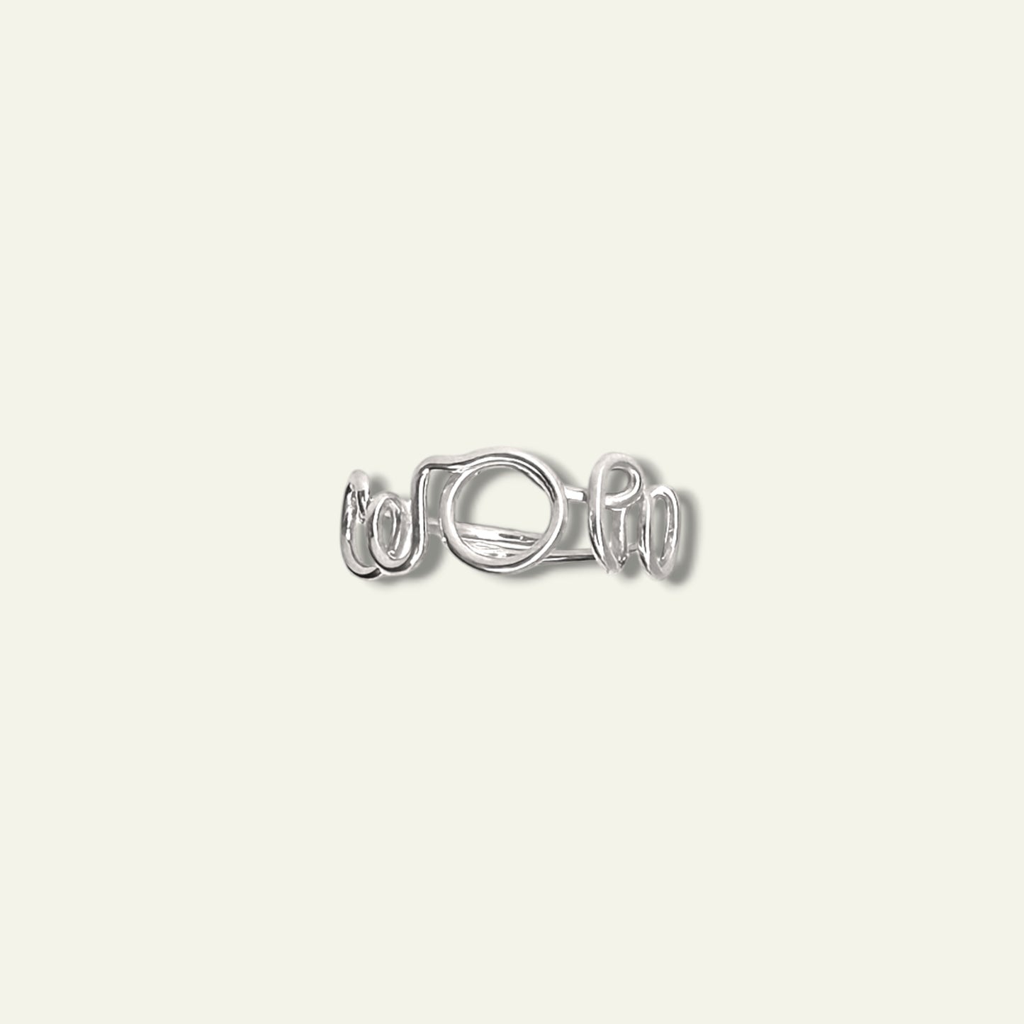 Anello MOM/WOW in argento scritta WOW - Trame Gioielli