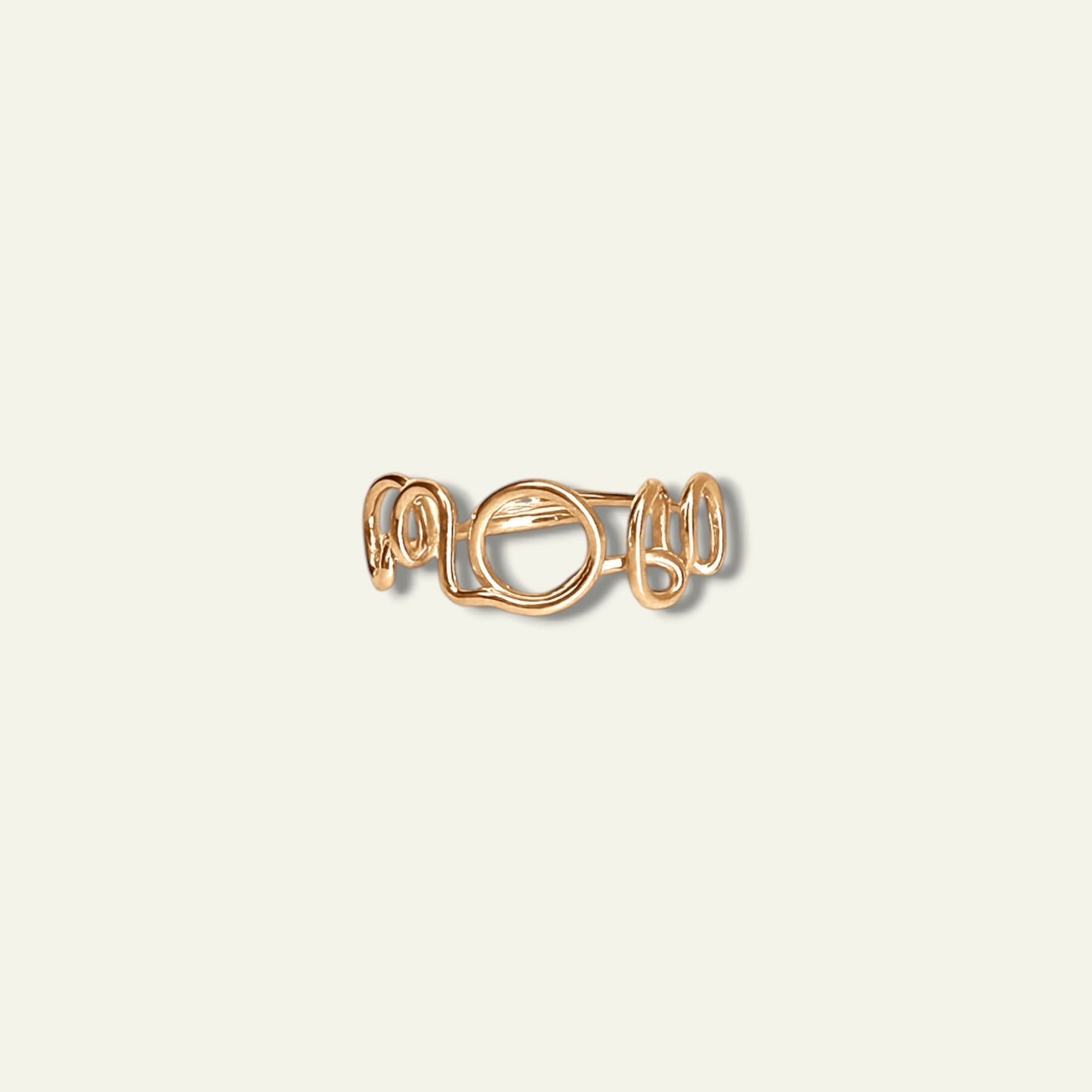 Anello MOM/WOW in oro giallo scritta MOM - Trame Gioielli
