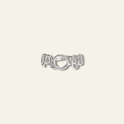 Anello MOM/WOW in argento scritta MOM - Trame Gioielli
